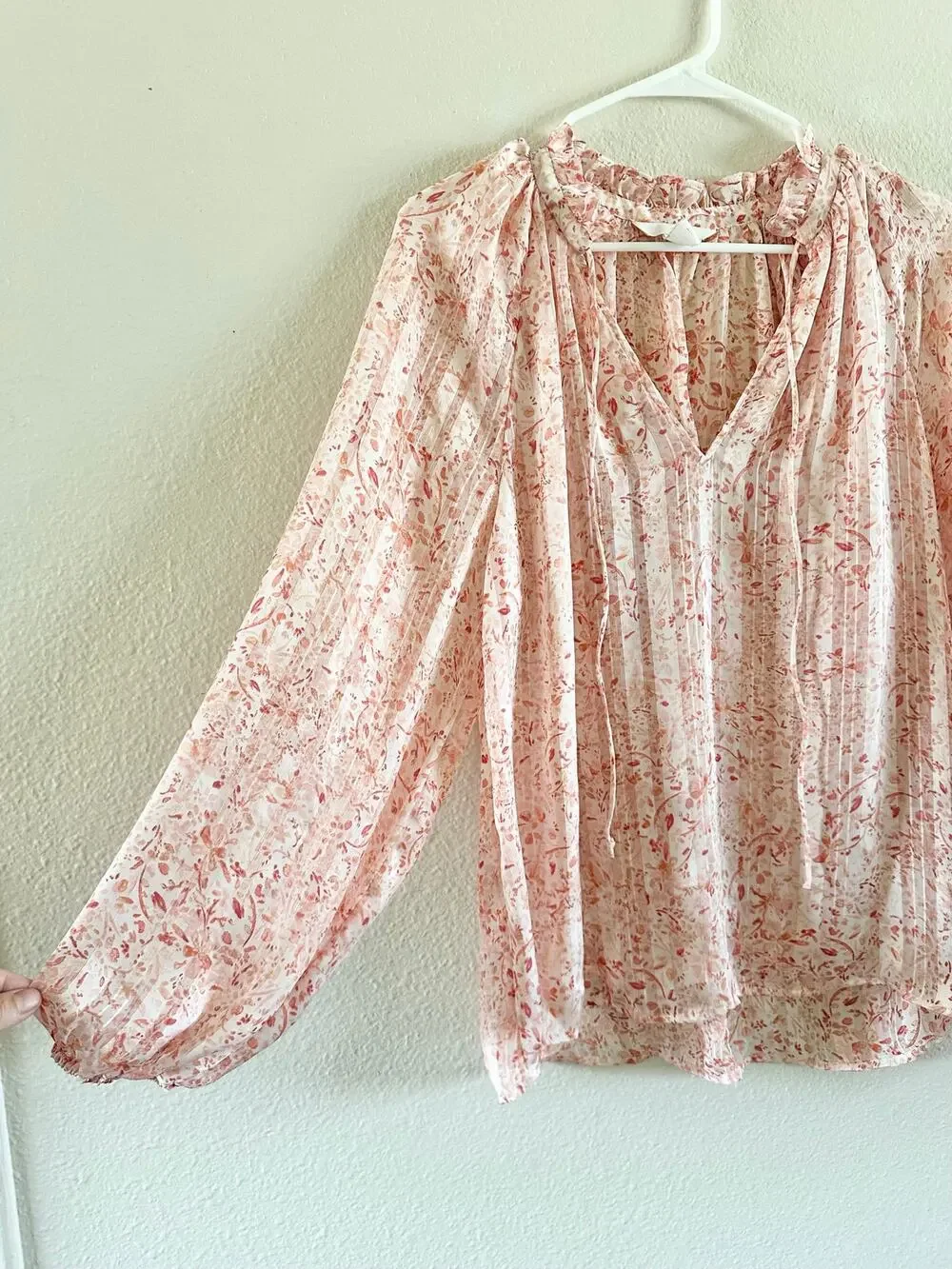 H&m pink chiffon flowy blouse S top puffed sleeve tie neck feminine romantic - Picture 2 of 4